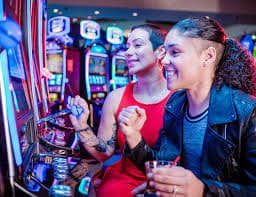 javaplay live-dealer blackjack table on mobile screen with dealer camera and betting controls